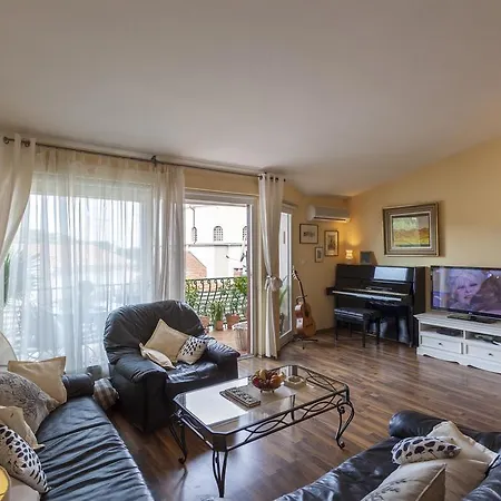 Apartment Deluxe Mareno Makarska