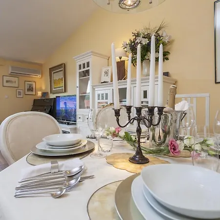 Deluxe Mareno Apartment