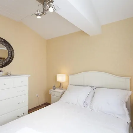 Deluxe Mareno Apartment Makarska